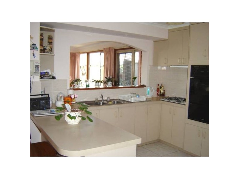 Amber Crescent, Narre Warren VIC 3805