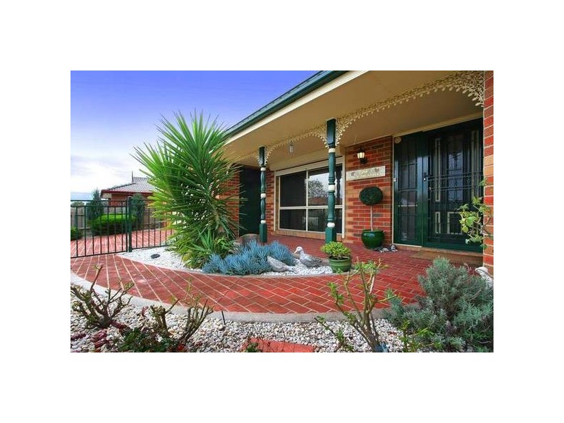 Darcy Niland Crescent, Lynbrook VIC 3975