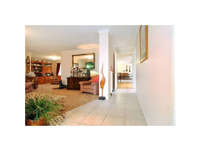 Darcy Niland Crescent, Lynbrook VIC 3975