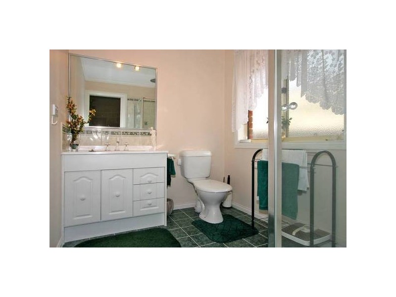 Darcy Niland Crescent, Lynbrook VIC 3975