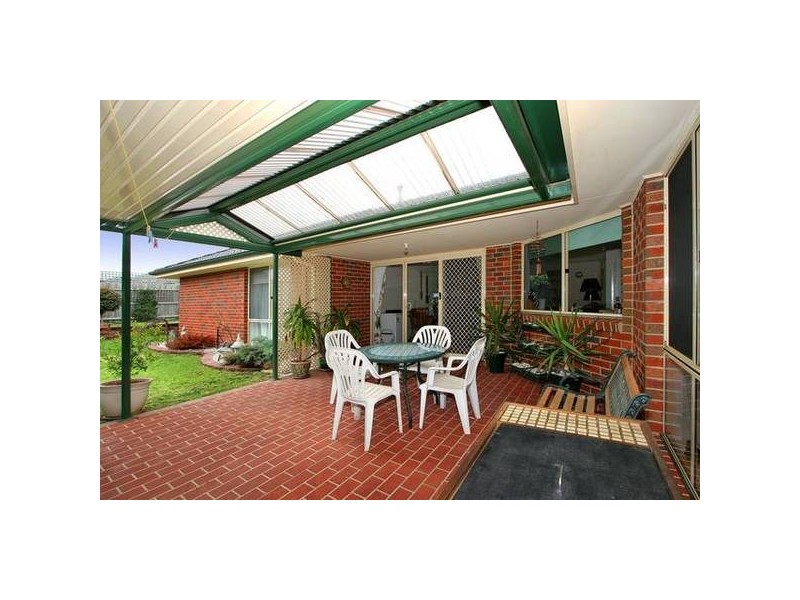 Darcy Niland Crescent, Lynbrook VIC 3975