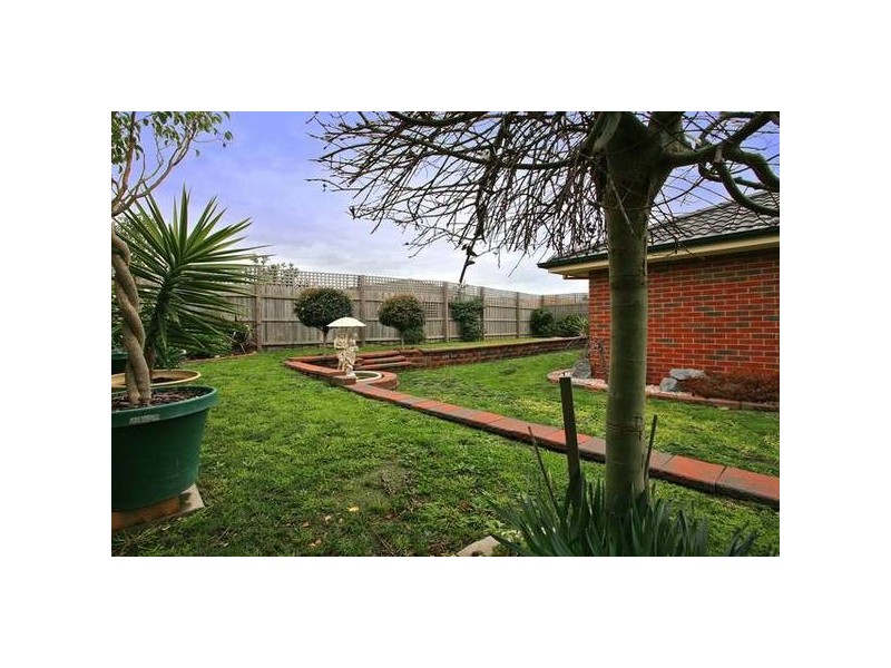 Darcy Niland Crescent, Lynbrook VIC 3975