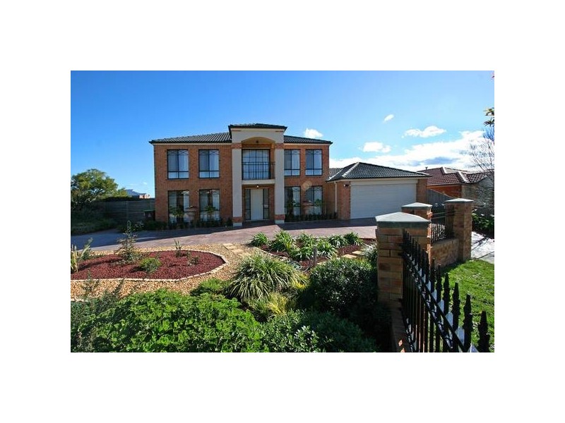 Tennant Court, Lynbrook VIC 3975