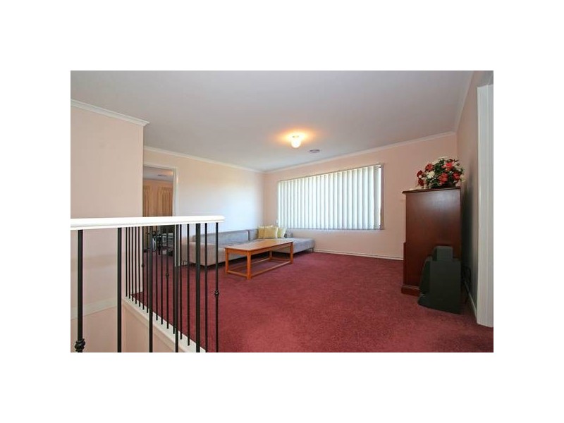 Tennant Court, Lynbrook VIC 3975