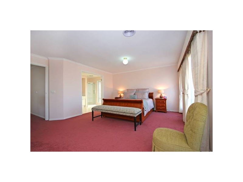 Tennant Court, Lynbrook VIC 3975