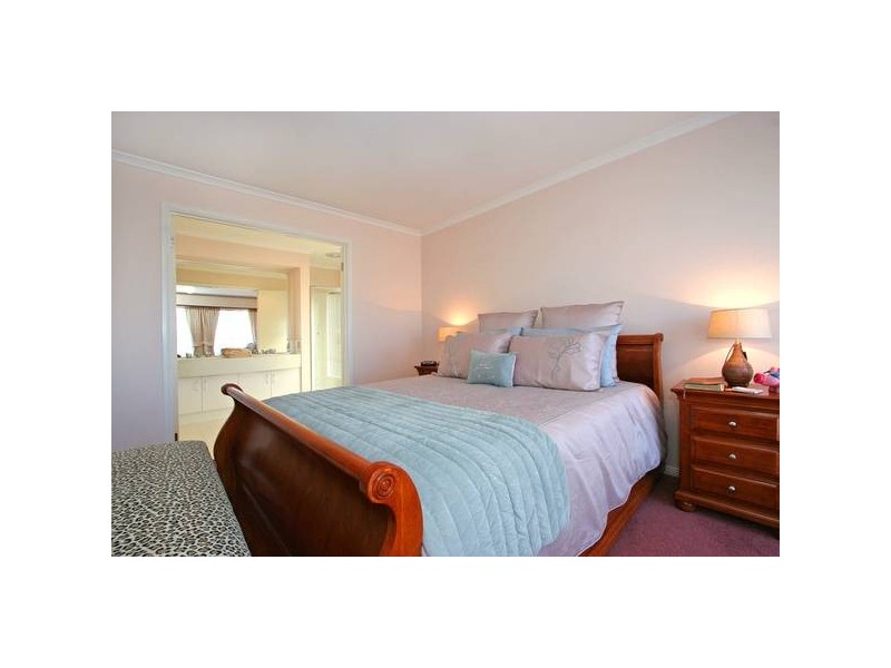 Tennant Court, Lynbrook VIC 3975