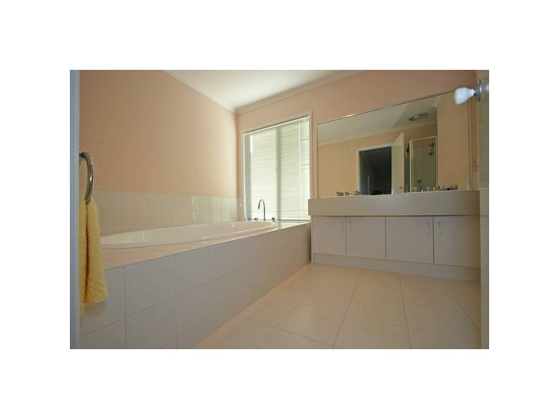 Tennant Court, Lynbrook VIC 3975