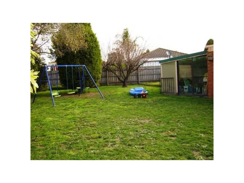16 Katherine Court, Hampton Park VIC 3976