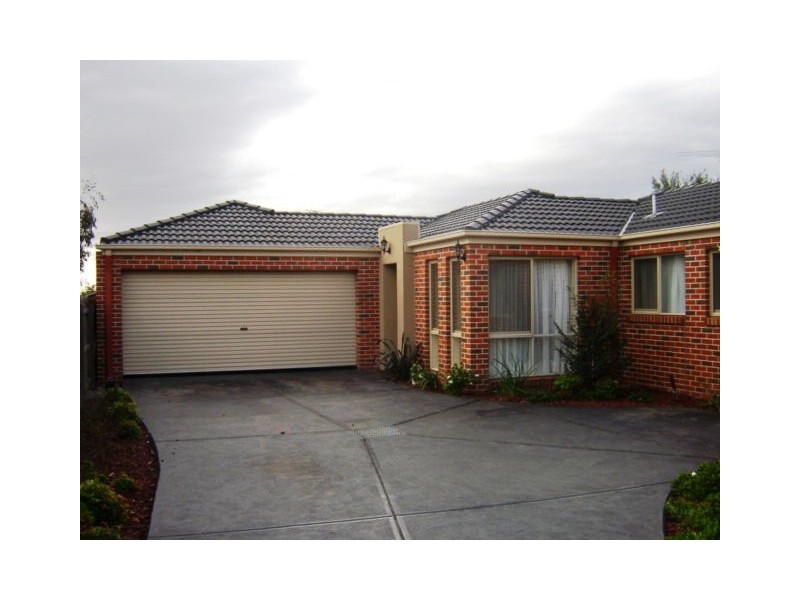 2/24 Silvercreek Drive, Lynbrook VIC 3975