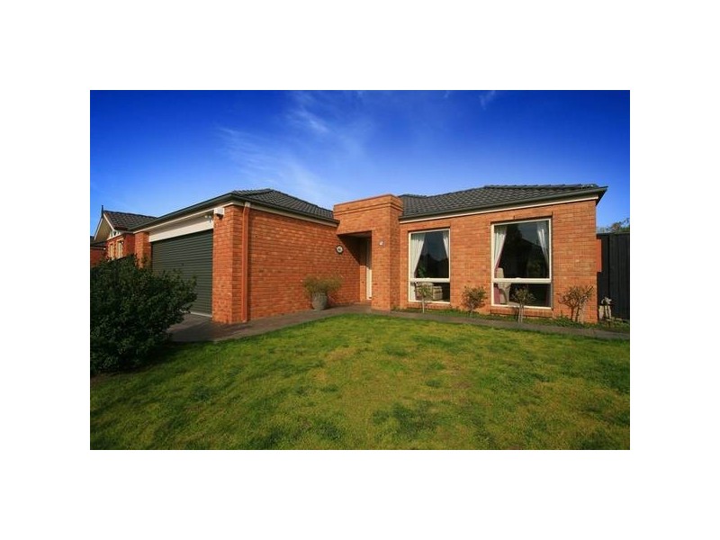 39 Cato Parkway, Lynbrook VIC 3975