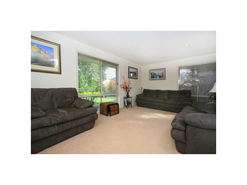 39 Cato Parkway, Lynbrook VIC 3975