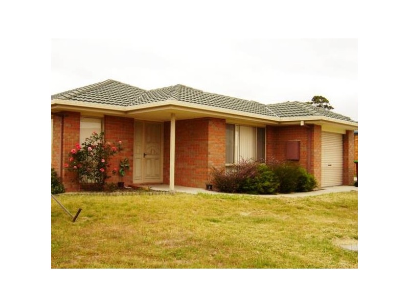 60 Bateman Grove, Hampton Park VIC 3976