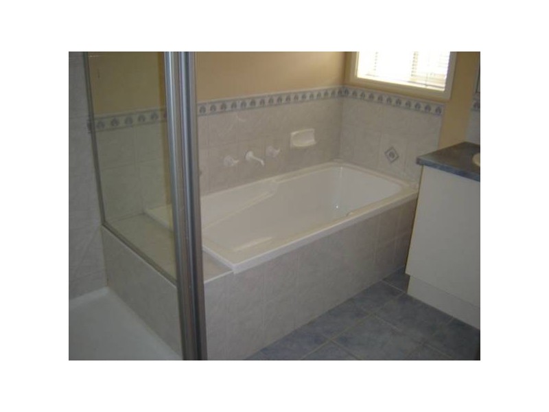 60 Bateman Grove, Hampton Park VIC 3976