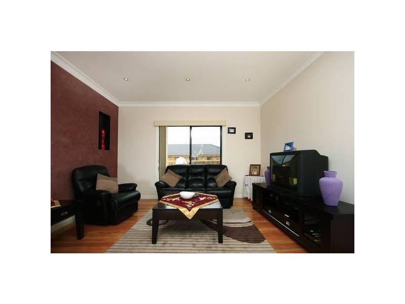 17 Devaney Avenue, Lynbrook VIC 3975