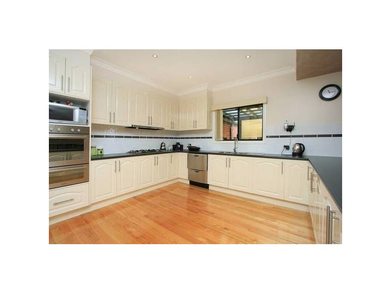 17 Devaney Avenue, Lynbrook VIC 3975