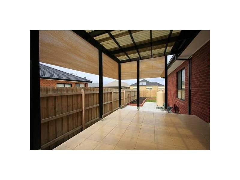 17 Devaney Avenue, Lynbrook VIC 3975