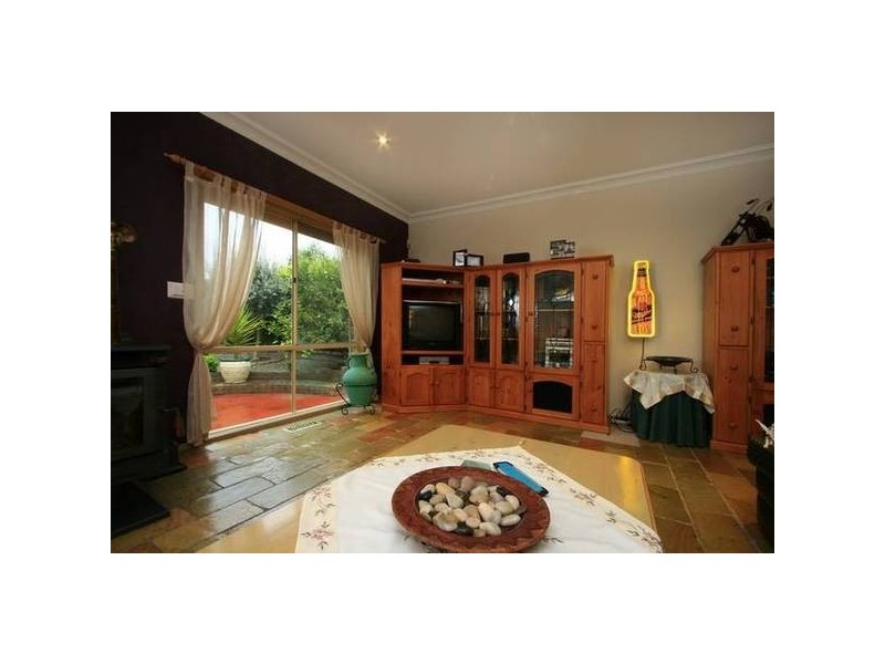 24 Eleanore Crescent, Hallam VIC 3803