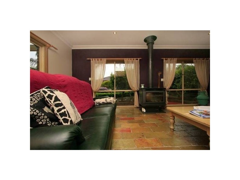 24 Eleanore Crescent, Hallam VIC 3803