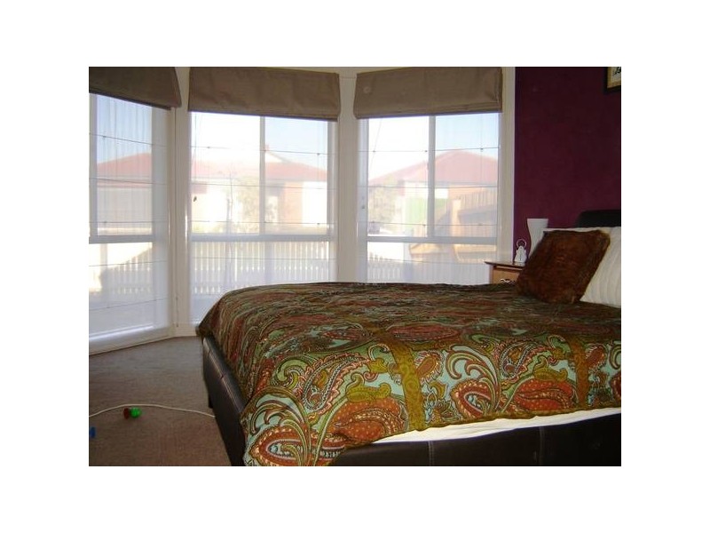 43 Oakland Drive, Hampton Park VIC 3976