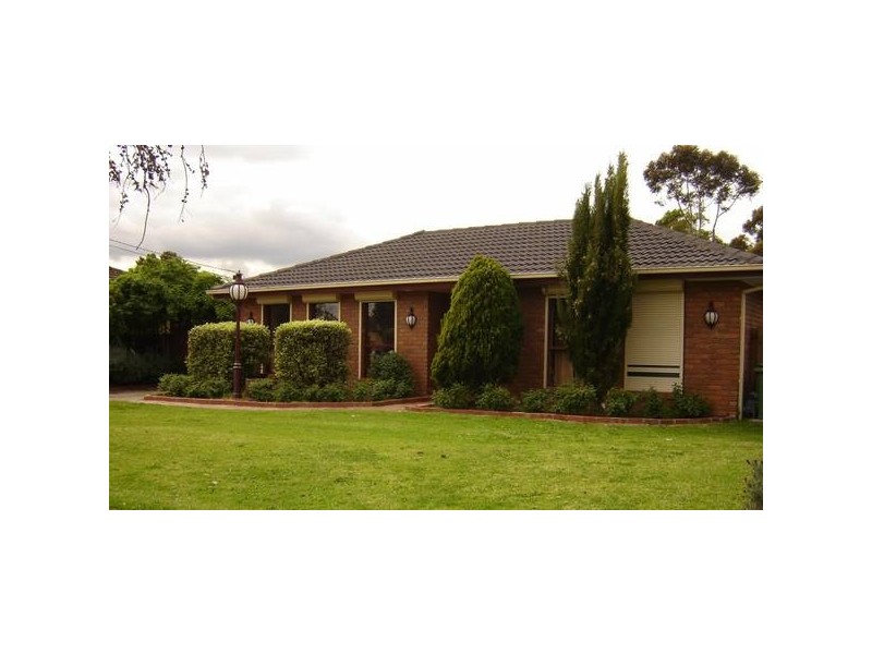 8 Clive Street, Hampton Park VIC 3976