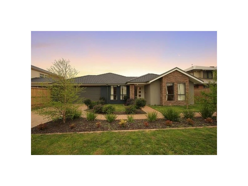 13 Carabeen Way, Lyndhurst VIC 3975