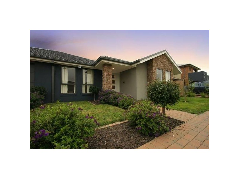 13 Carabeen Way, Lyndhurst VIC 3975