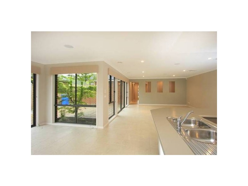 13 Carabeen Way, Lyndhurst VIC 3975