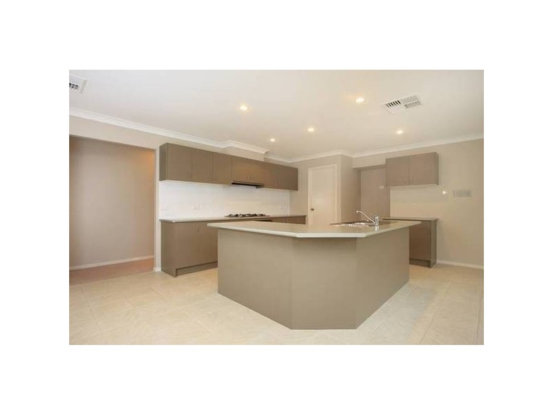 13 Carabeen Way, Lyndhurst VIC 3975