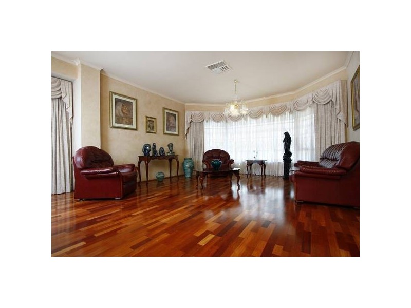 22 Eleanore Crescent, Hallam VIC 3803