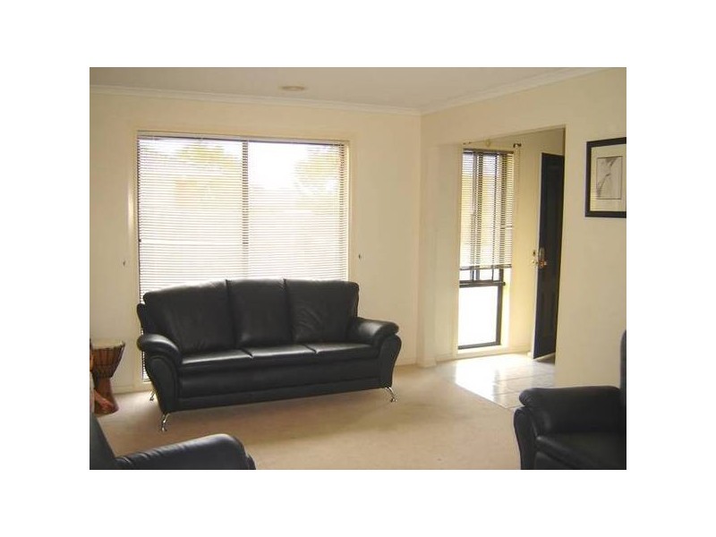 25 Dutton Close, Lynbrook VIC 3975