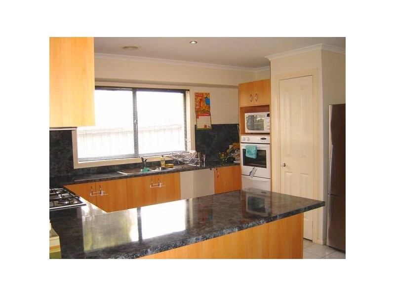 25 Dutton Close, Lynbrook VIC 3975