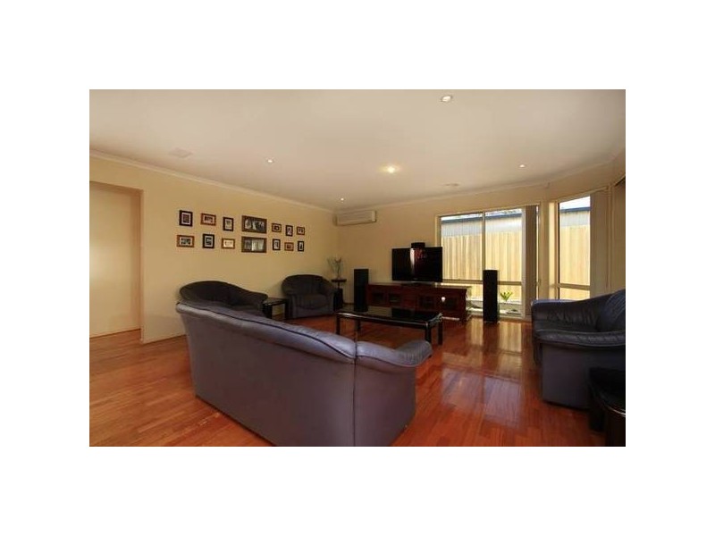 99 Central Road, Hampton Park VIC 3976