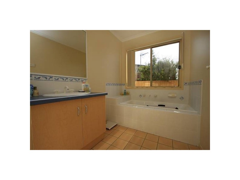 99 Central Road, Hampton Park VIC 3976