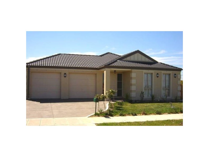 8 Rudd Court, Lynbrook VIC 3975