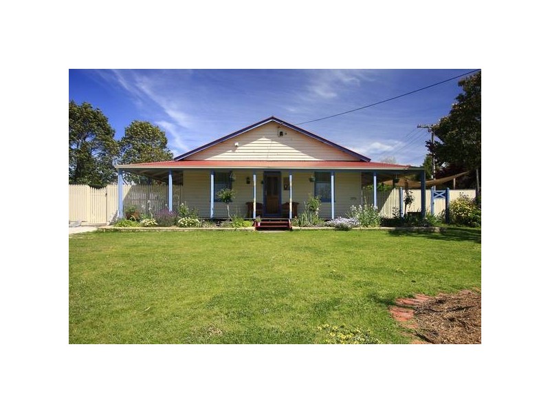 114 Somerville Road, Hampton Park VIC 3976