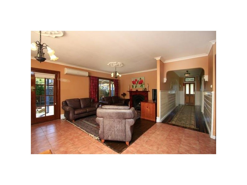 114 Somerville Road, Hampton Park VIC 3976