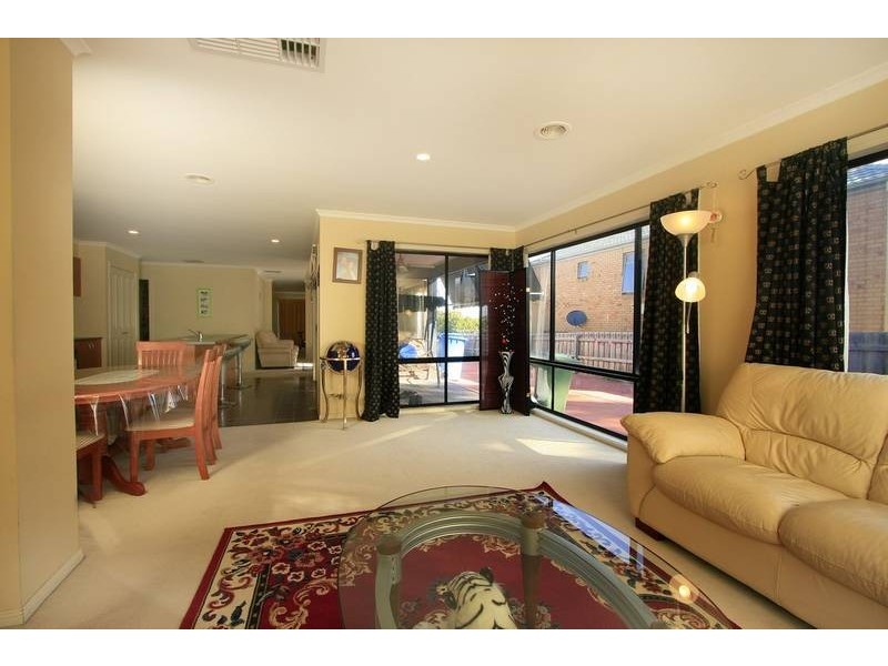 40 Blue Range Crescent, Lynbrook VIC 3975