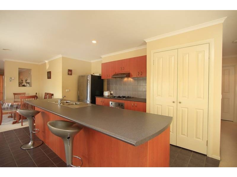 40 Blue Range Crescent, Lynbrook VIC 3975