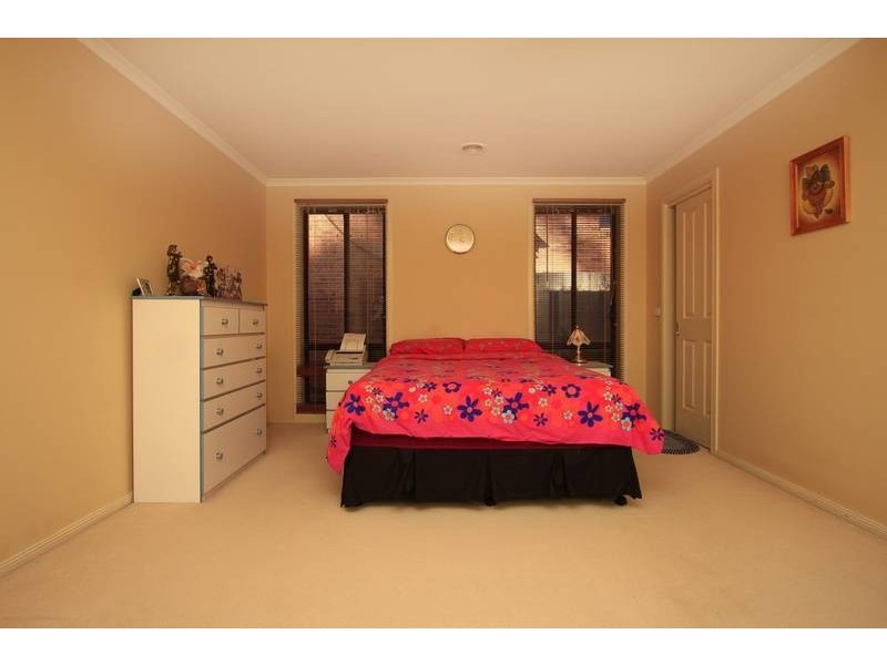 40 Blue Range Crescent, Lynbrook VIC 3975