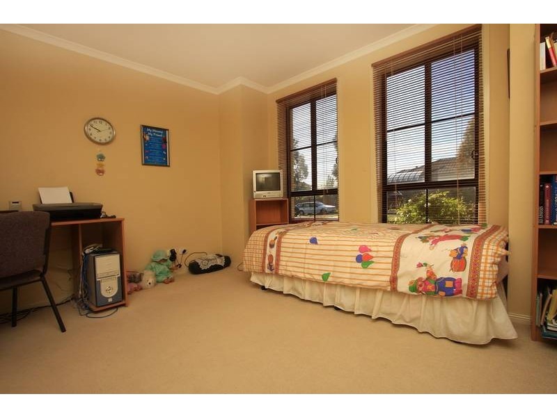 40 Blue Range Crescent, Lynbrook VIC 3975