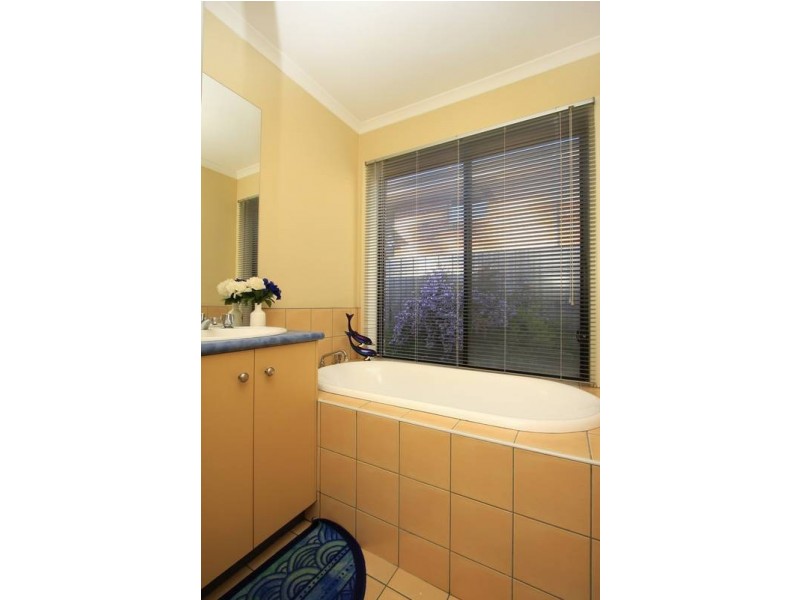 40 Blue Range Crescent, Lynbrook VIC 3975