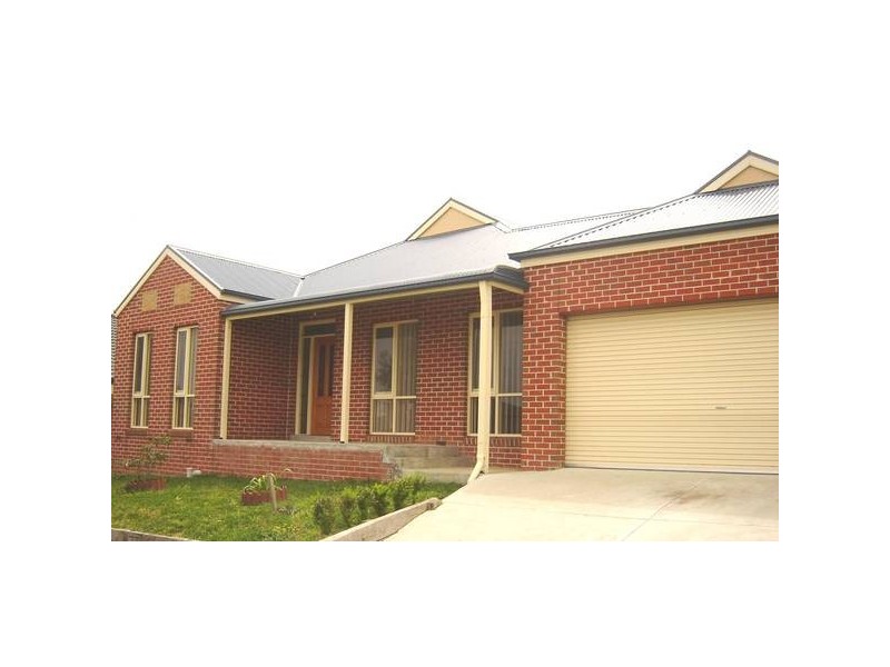 77 Aylmer Road, Lynbrook VIC 3975