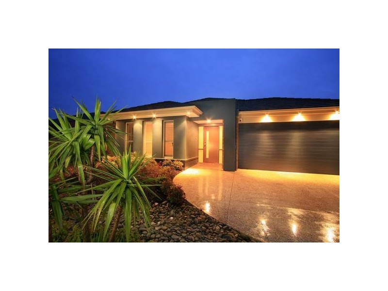 29 Hal Porter Terrace, Lynbrook VIC 3975