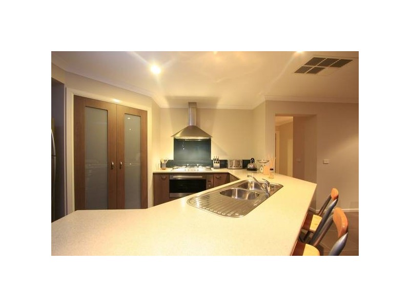 29 Hal Porter Terrace, Lynbrook VIC 3975