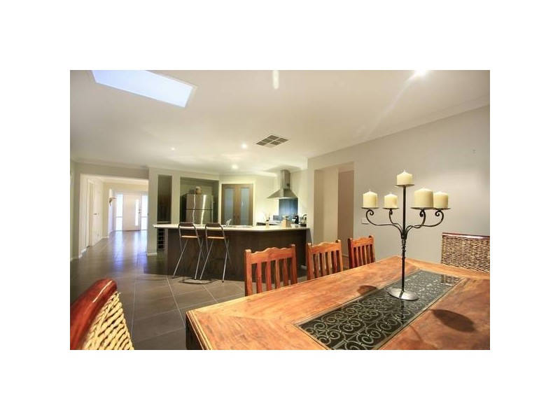 29 Hal Porter Terrace, Lynbrook VIC 3975