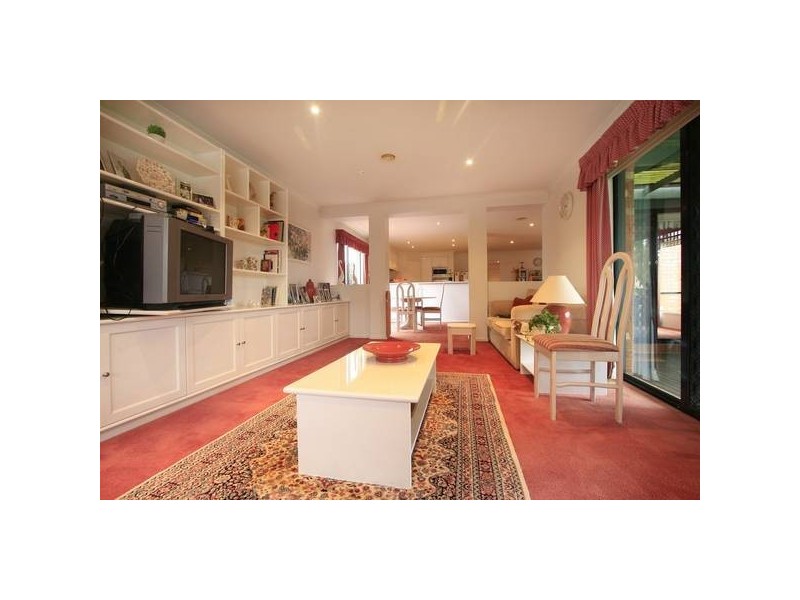 1 Eleanore Crescent, Hallam VIC 3803