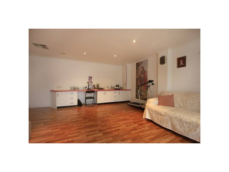1 Eleanore Crescent, Hallam VIC 3803
