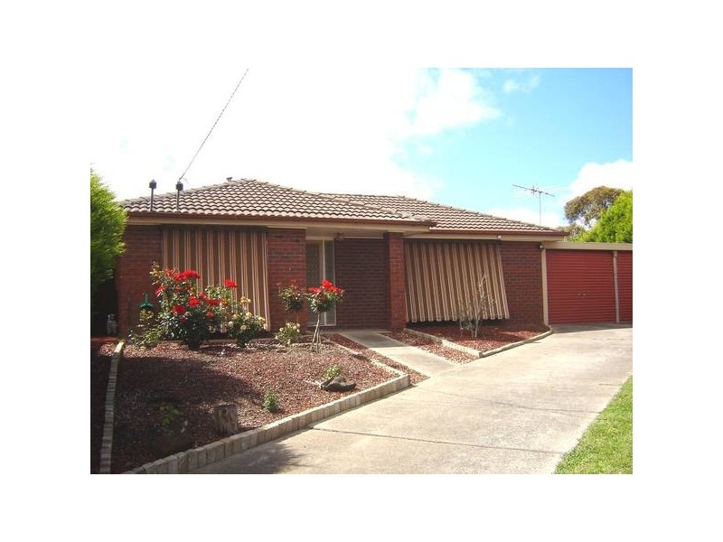 18 Carmen Court, Hampton Park VIC 3976