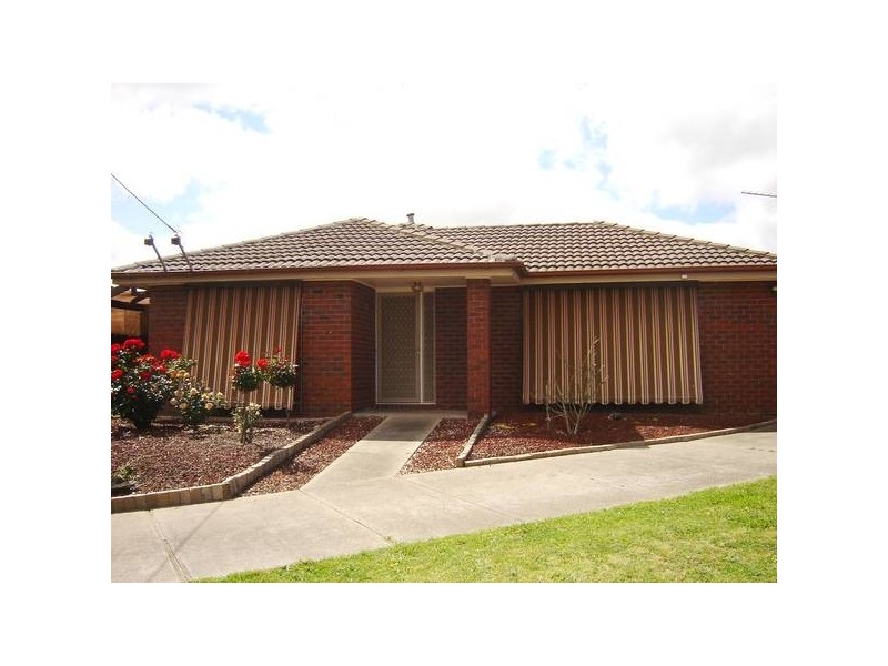 18 Carmen Court, Hampton Park VIC 3976