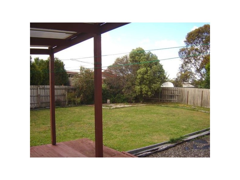 18 Carmen Court, Hampton Park VIC 3976